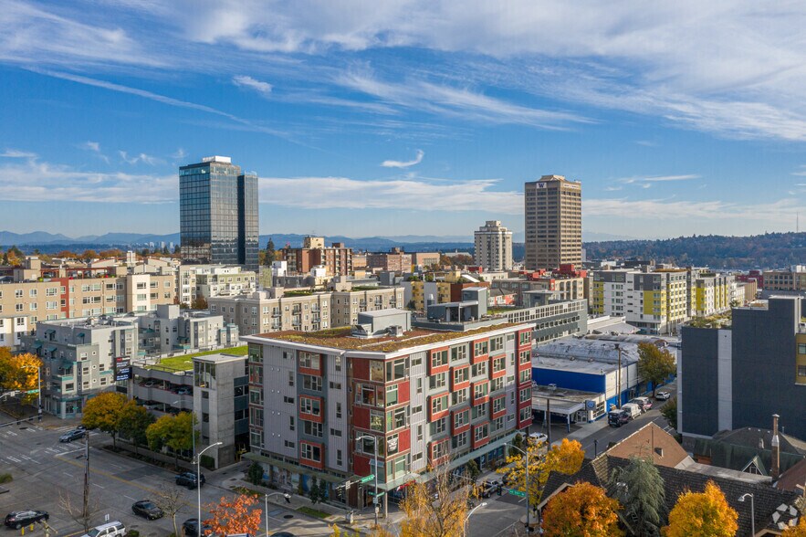 More Photos Of 4750 Roosevelt Way NE, Seattle Apartments For Lease