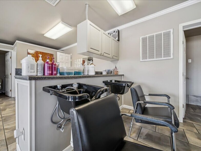 More Photos Of 1830 N Highway 66, Catoosa Freestanding For Sale