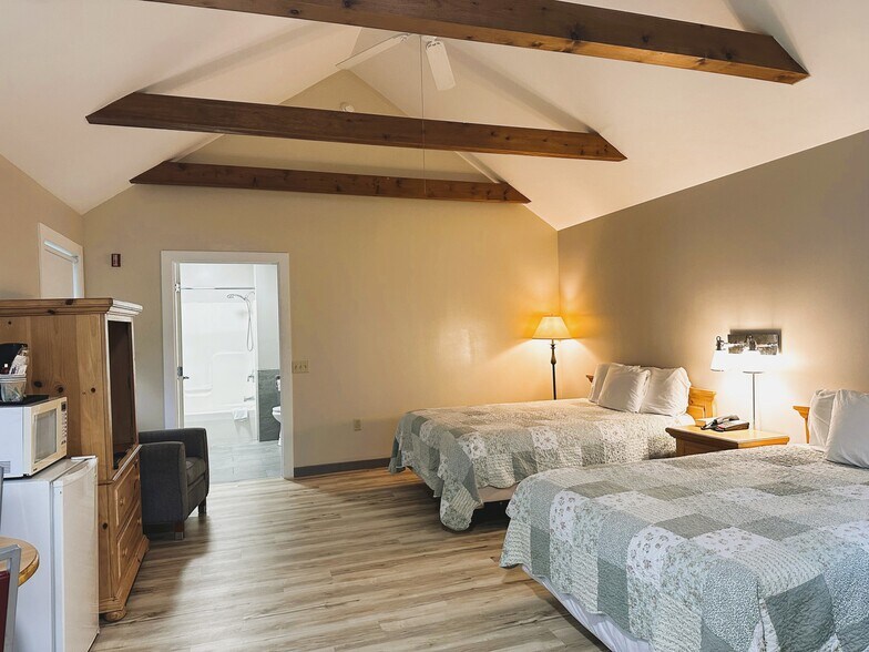 More Photos Of 2439 Old Philadelphia Pike, Lancaster Hotel For Sale