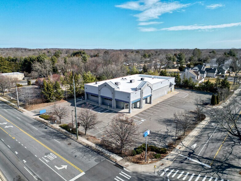 More Photos Of 577 Larkfield Rd, East Northport Freestanding For Sale