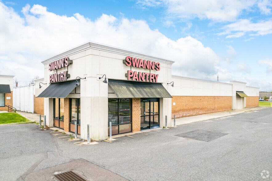 More Photos Of 240 S West End Blvd, Quakertown Unknown For Lease