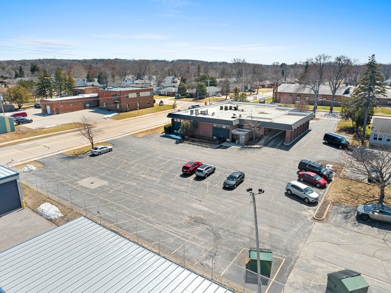 More Photos Of 1751 Deckner Ave, Green Bay Medical For Sale