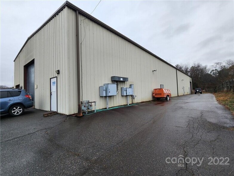 More Photos Of 629 Emma Rd, Asheville Warehouse For Lease