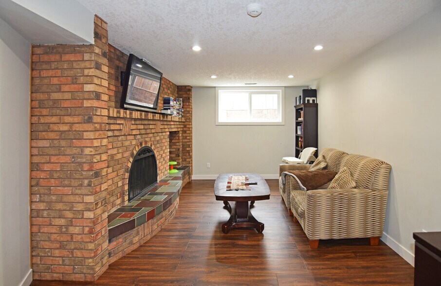 More Photos Of 9657 68A St NW, Edmonton Multifamily For Sale
