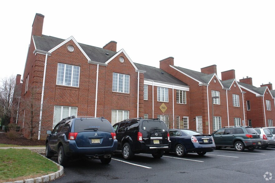 Primary Photo Of 611 Courtyard Dr, Hillsborough Medical For Sale