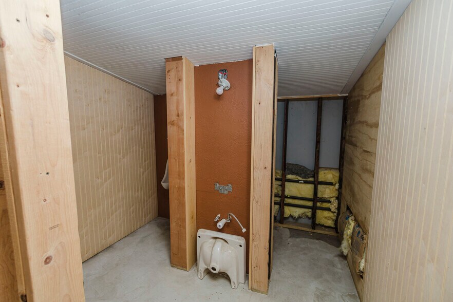 More Photos Of 1610 W 6th Ave, El Dorado General Retail For Sale