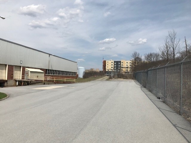 More Photos Of 3121 Pleasant Valley Blvd, Altoona Light Distribution For Lease