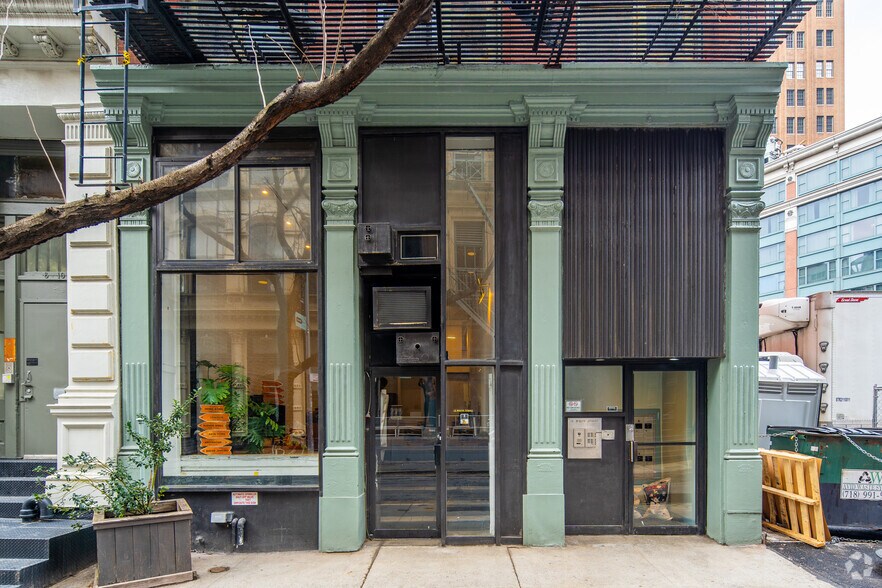 More Photos Of 12 White St, New York Apartments For Lease