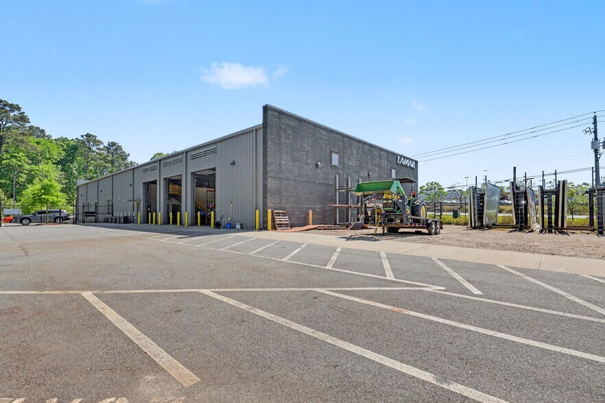 More Photos Of 241 Collins Industrial Blvd, Athens Light Distribution For Sale