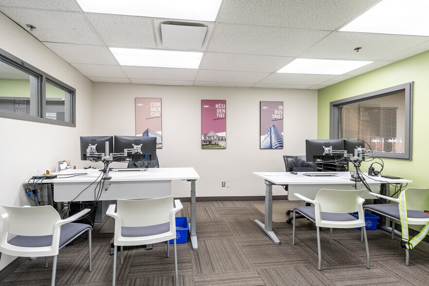 More Photos Of 1350 Rue Nobel, Boucherville Warehouse For Lease