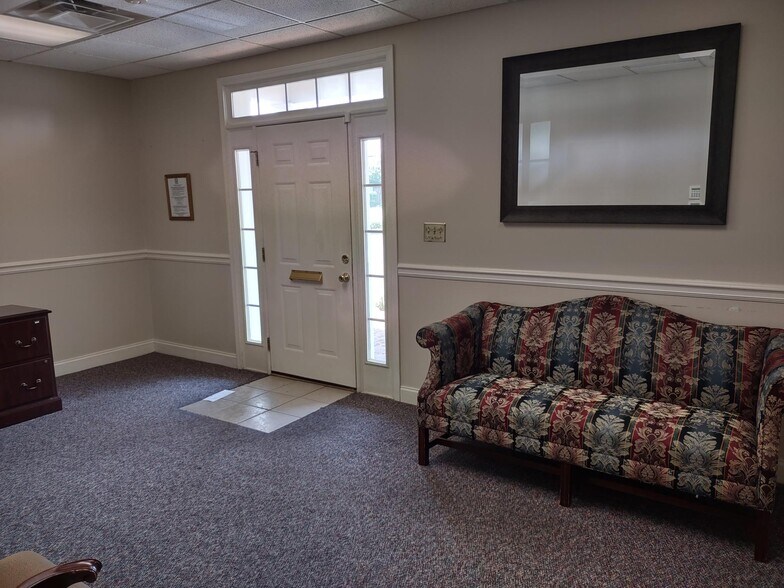 More Photos Of 311 Margie Dr, Warner Robins Office For Lease