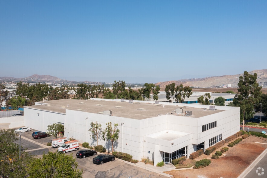 More Photos Of 1161 California Ave, Corona Manufacturing For Sale