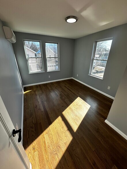 More Photos Of 1468-1472 Baldwin St, Waterbury Storefront Retail Residential For Sale