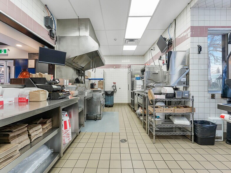 More Photos Of 51 Kaska Rd, Sherwood Park Fast Food For Sale