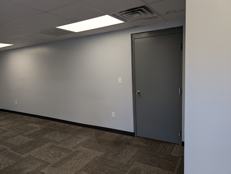 More Photos Of 4089 Pepperell Way, Dublin Manufacturing For Lease