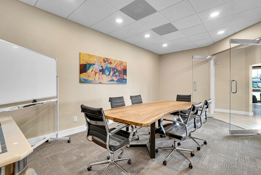 More Photos Of 5666 Seminole Blvd, Seminole Office For Sale