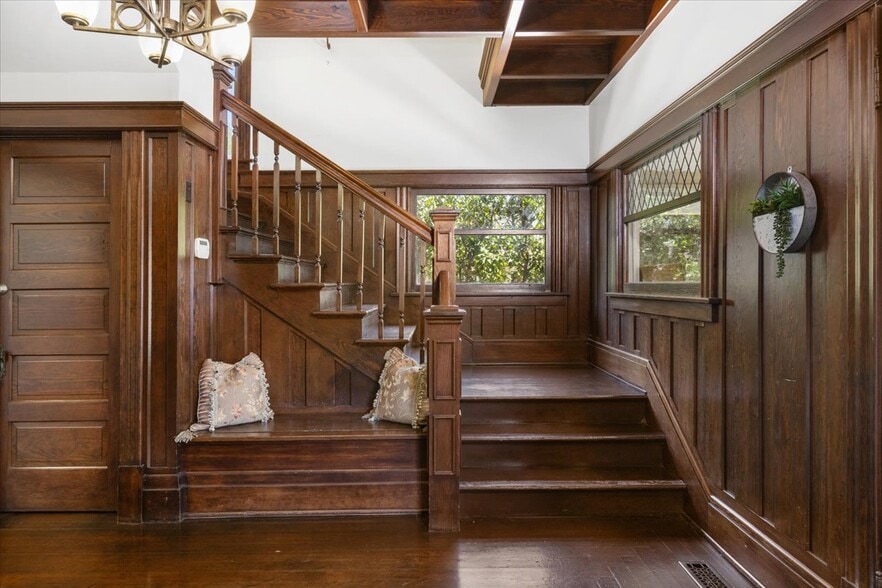 More Photos Of 136-140 W 3rd Ave, Escondido Office For Sale