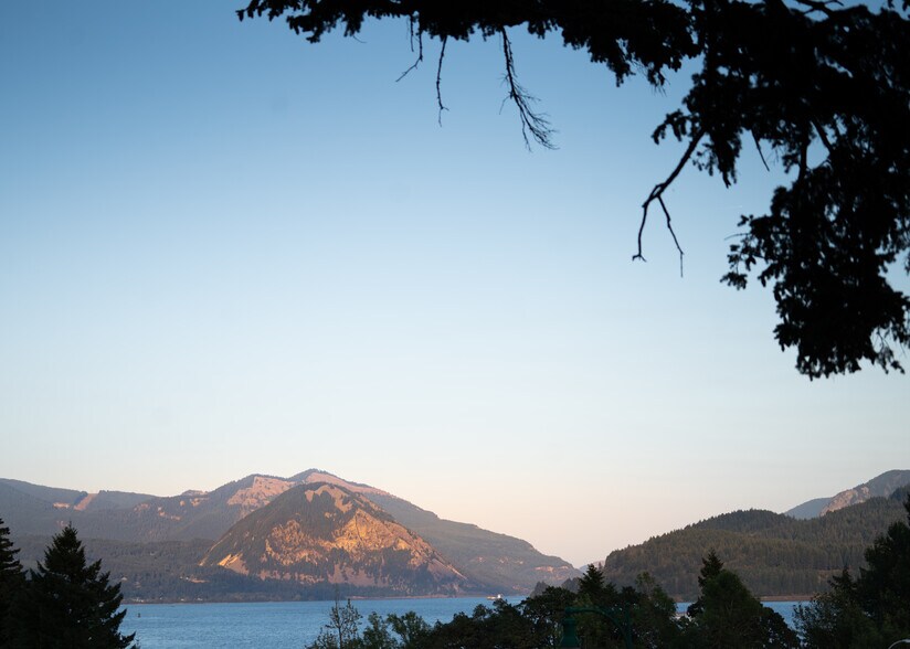 More Photos Of 37 NW Second St, Stevenson Hospitality For Sale