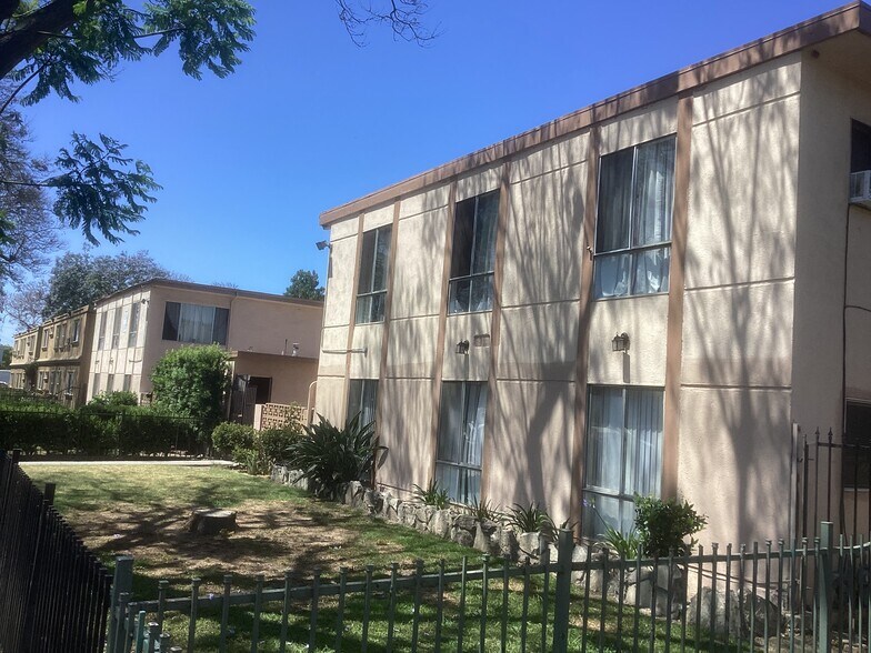 More Photos Of 1426 Minnie St, Santa Ana Apartments For Sale