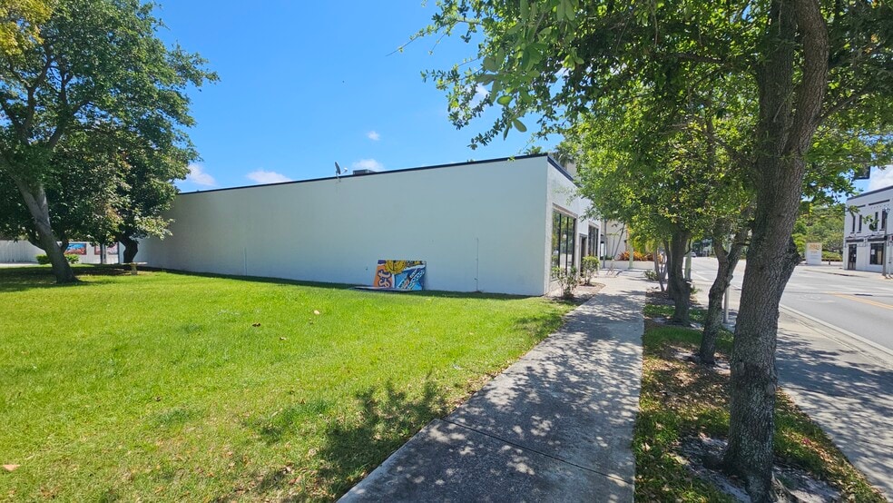 More Photos Of 202 N Federal Hwy, Lake Worth Restaurant For Sale