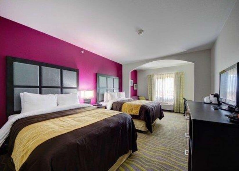 More Photos Of 6101 New Sapulpa Rd, Tulsa Hotel For Sale