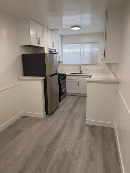More Photos Of 6060 Cadillac Ave, Los Angeles Multifamily For Sale