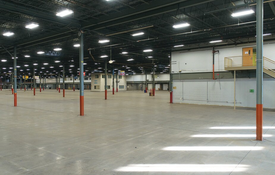More Photos Of 2250 Roswell Dr, Pittsburgh Distribution For Lease