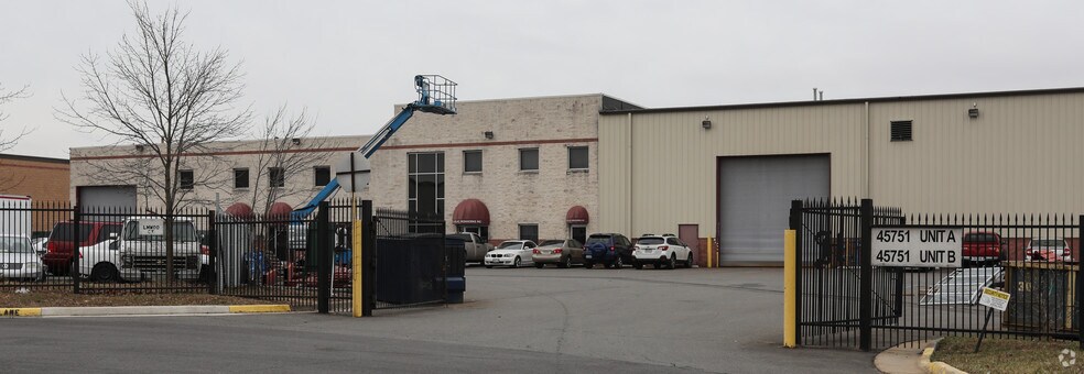 More Photos Of 45751 Elmwood Ct, Sterling Warehouse For Lease