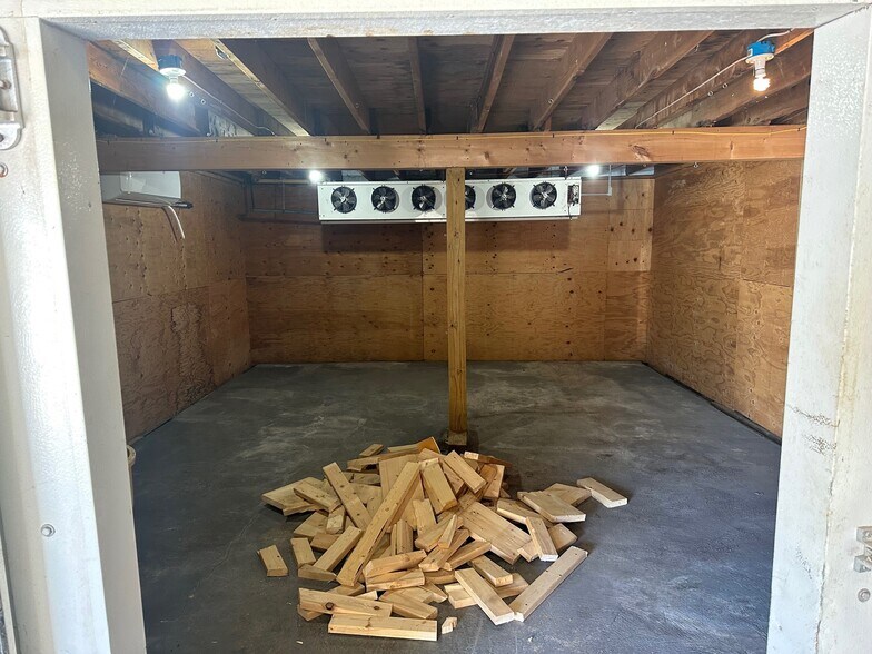 More Photos Of 20 Walts Way, Narragansett Warehouse For Sale