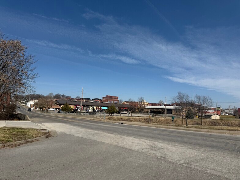 More Photos Of 620 Cherokee St, Leavenworth Storefront Retail Office For Sale