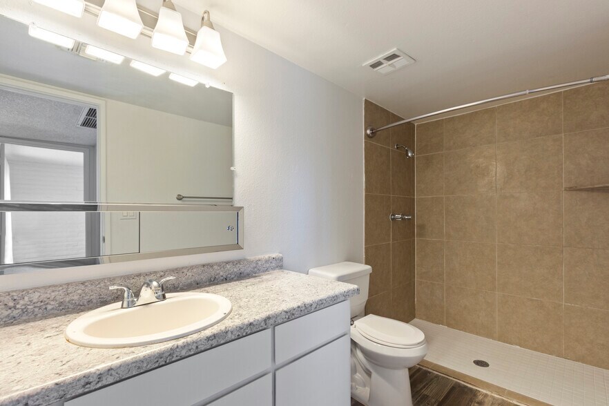 More Photos Of 3737 N Country Club Rd, Tucson Apartments For Sale