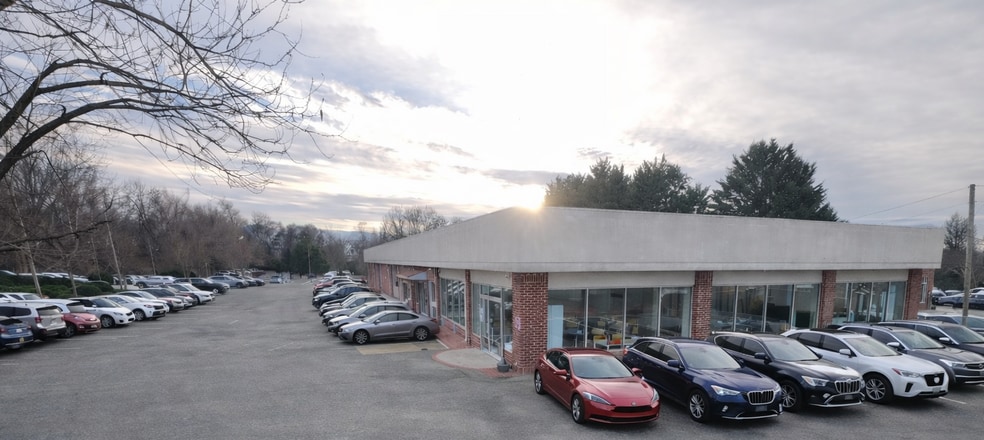 Primary Photo Of 1389 Richmond Rd, Charlottesville Auto Dealership For Lease