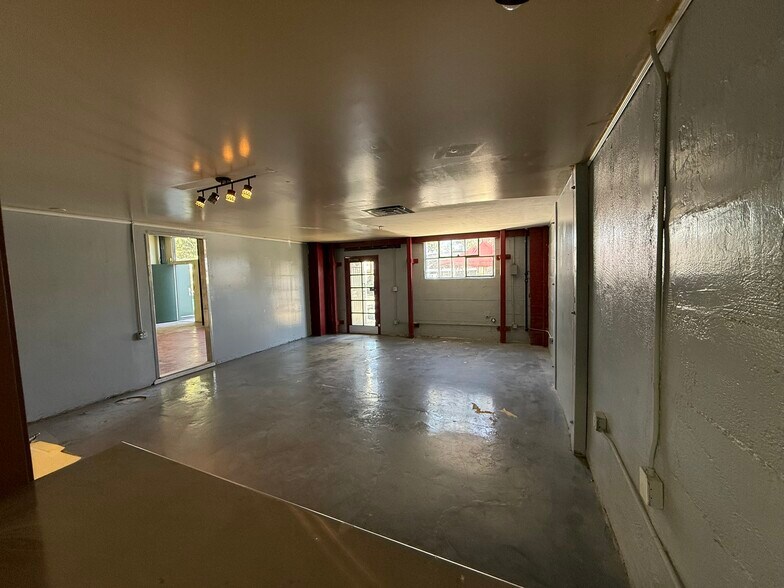 More Photos Of 1335 Railroad St, Paso Robles Storefront For Lease