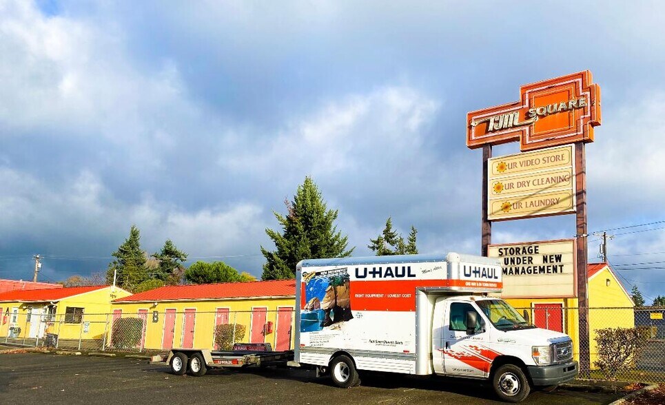 More Photos Of 810 N Broadway, Everett Freestanding For Sale