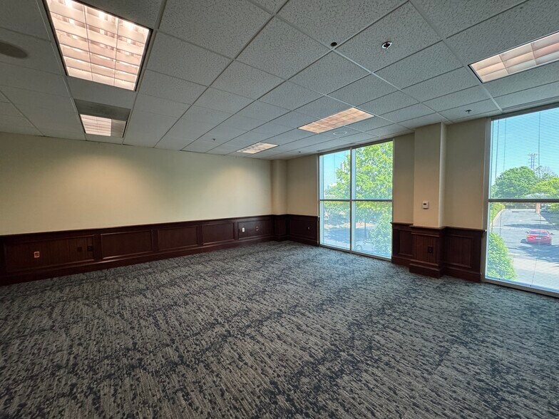 More Photos Of 13900 Conlan Cir, Charlotte Office For Lease