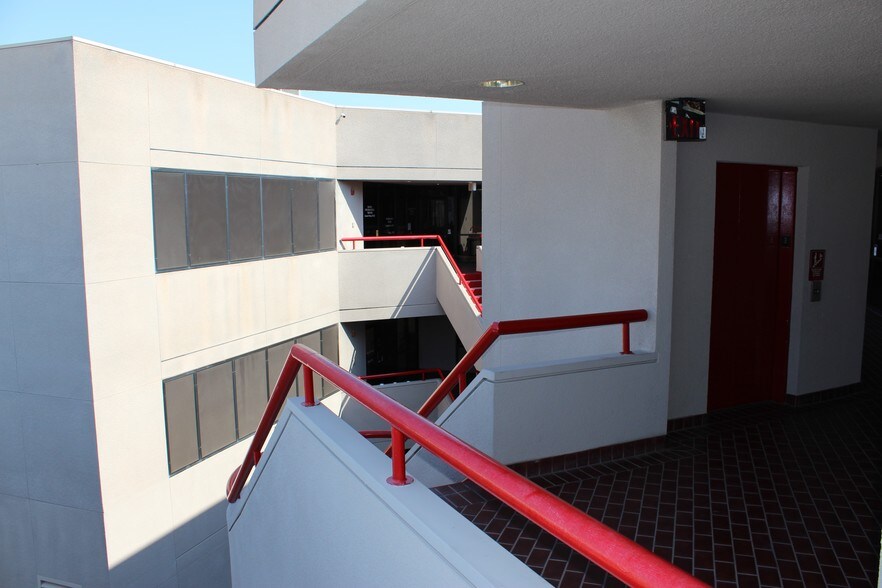 More Photos Of 2601 N 3rd St, Phoenix Medical For Lease