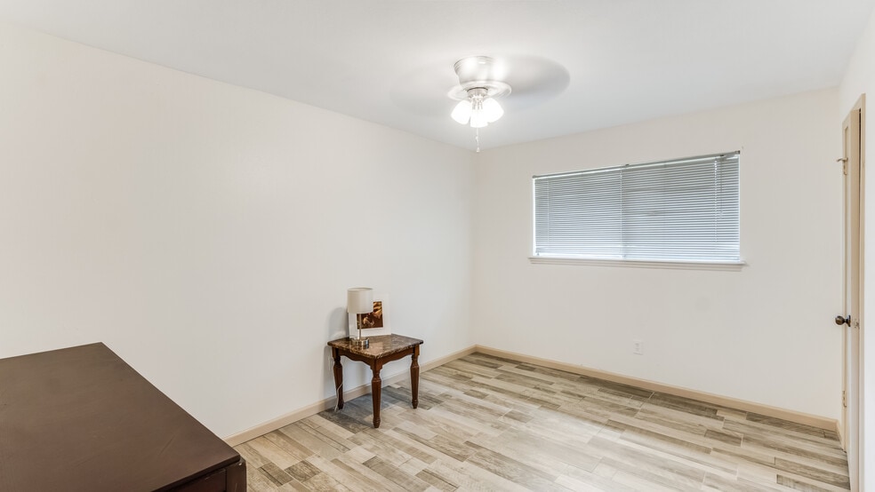 More Photos Of 5807 Old Lodge Dr, Houston Assisted Living For Sale