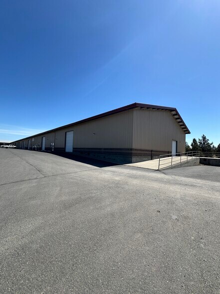 More Photos Of 3048 SW High Desert Dr, Prineville Warehouse For Lease