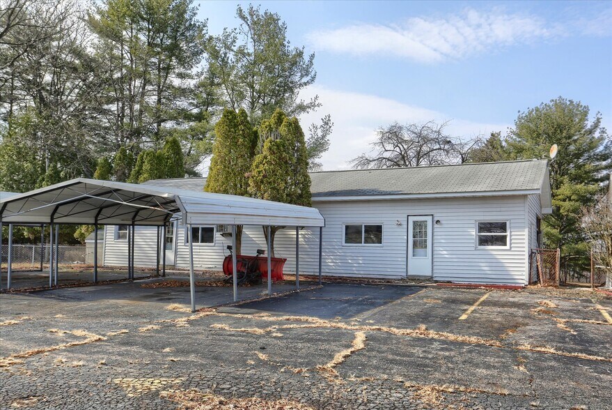 More Photos Of 145 Chamberlaine Ave, Pottsville Flex For Sale