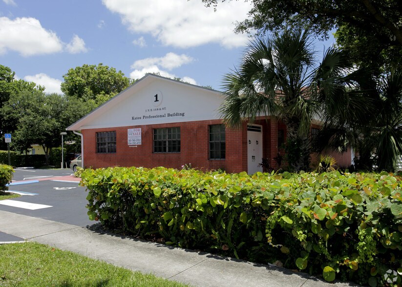 More Photos Of 21 NE 168th St, North Miami Beach Medical For Sale