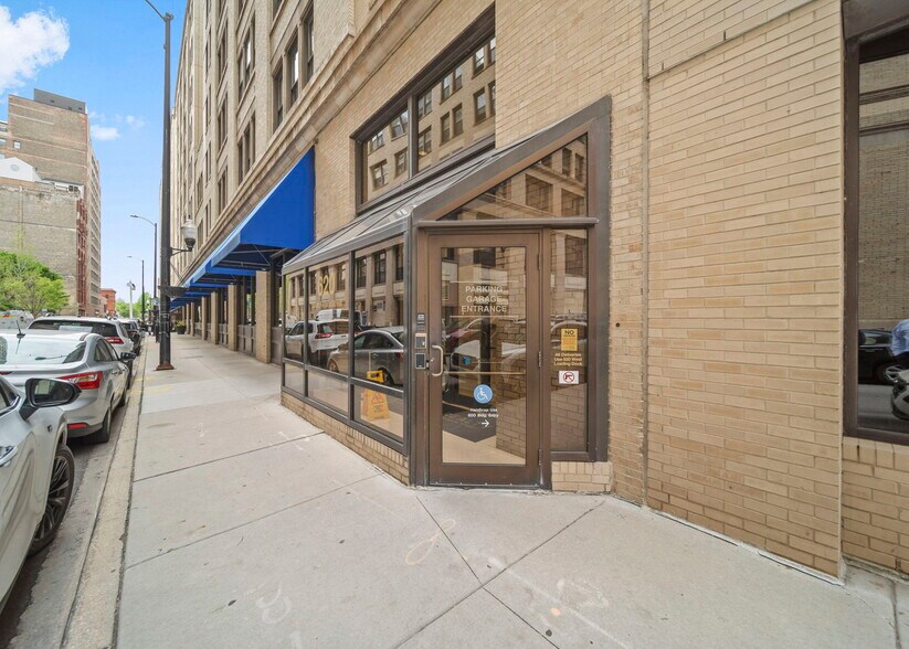 More Photos Of 75 W Harrison St, Chicago Parking Garage For Sale