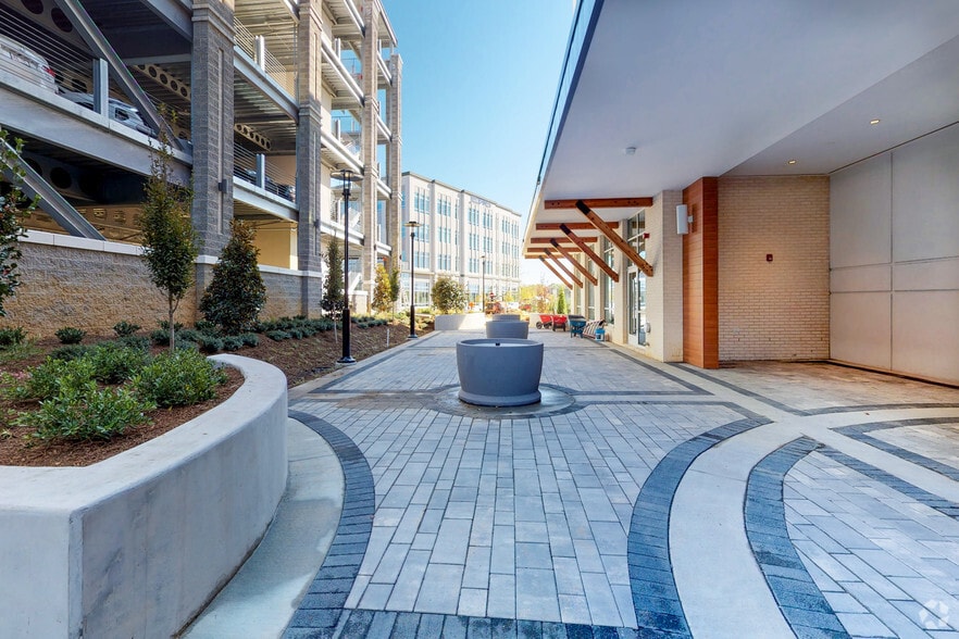 More Photos Of 2015 Ayrsley Town Blvd, Charlotte Unknown For Lease