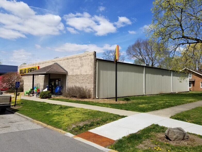 More Photos Of 421 N Jefferson St, Covington Freestanding For Sale