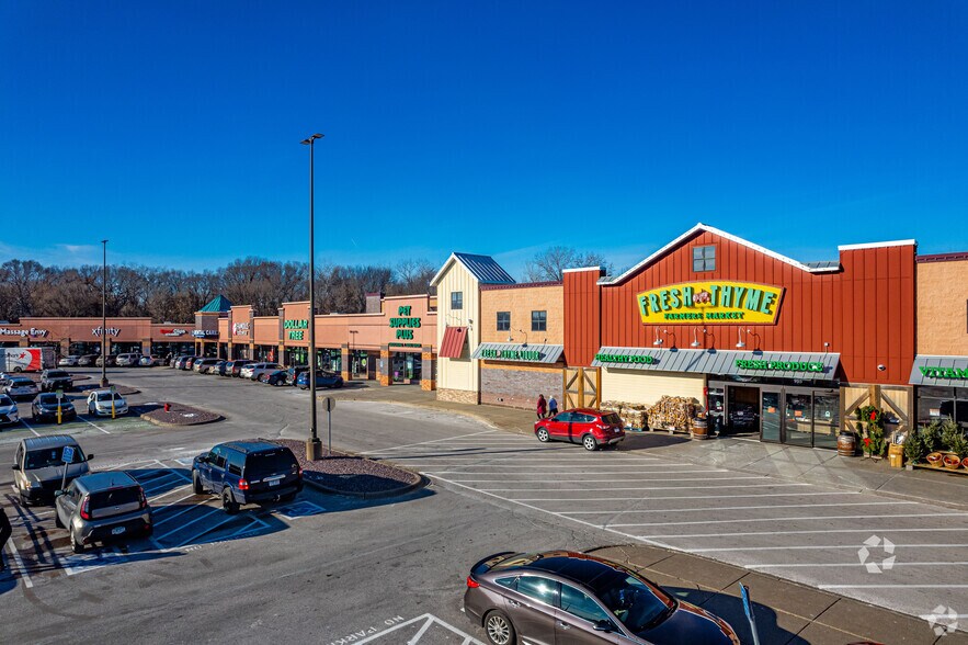 Primary Photo Of 905-955 E County Rd E, Vadnais Heights General Retail For Lease