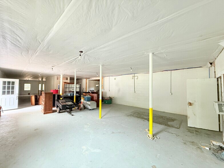 More Photos Of 7154 Richmond Hwy, Tappahannock Light Manufacturing For Sale