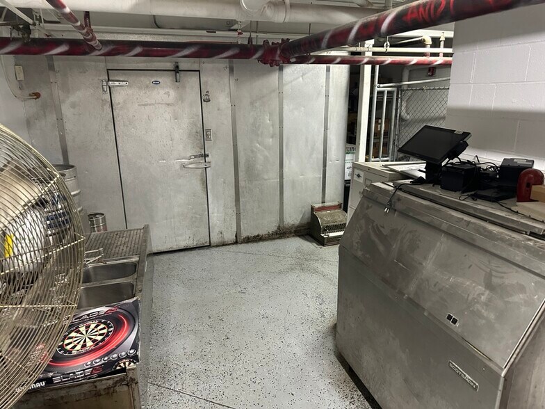 More Photos Of 3228 N Davidson St, Charlotte Restaurant For Lease