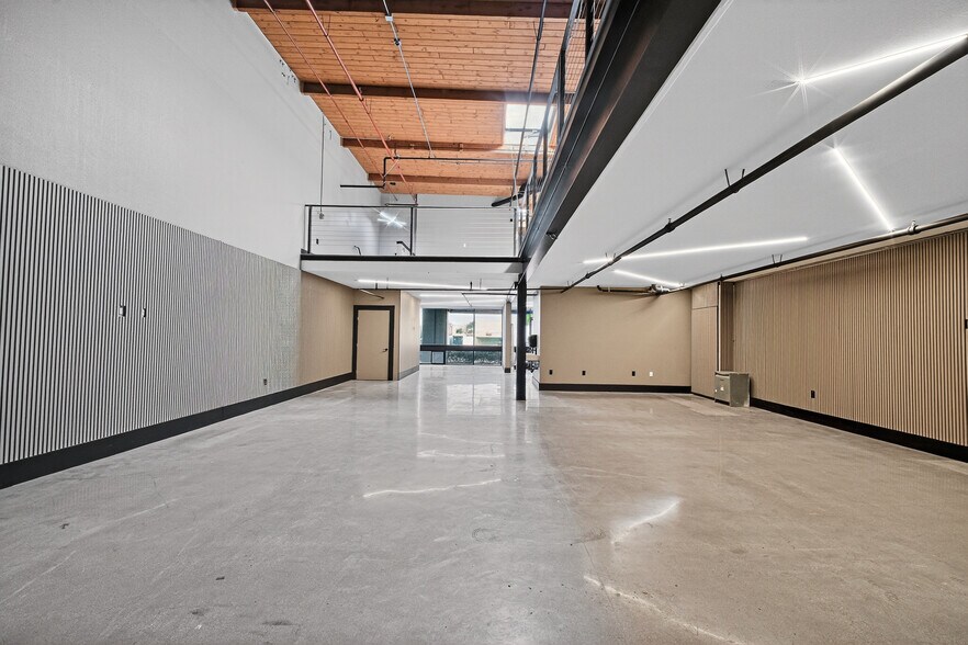 More Photos Of 4125 Market St, Ventura Light Manufacturing For Sale