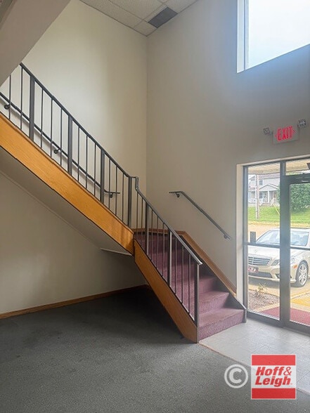 More Photos Of 1750 Newberry St, Cuyahoga Falls Warehouse For Sale