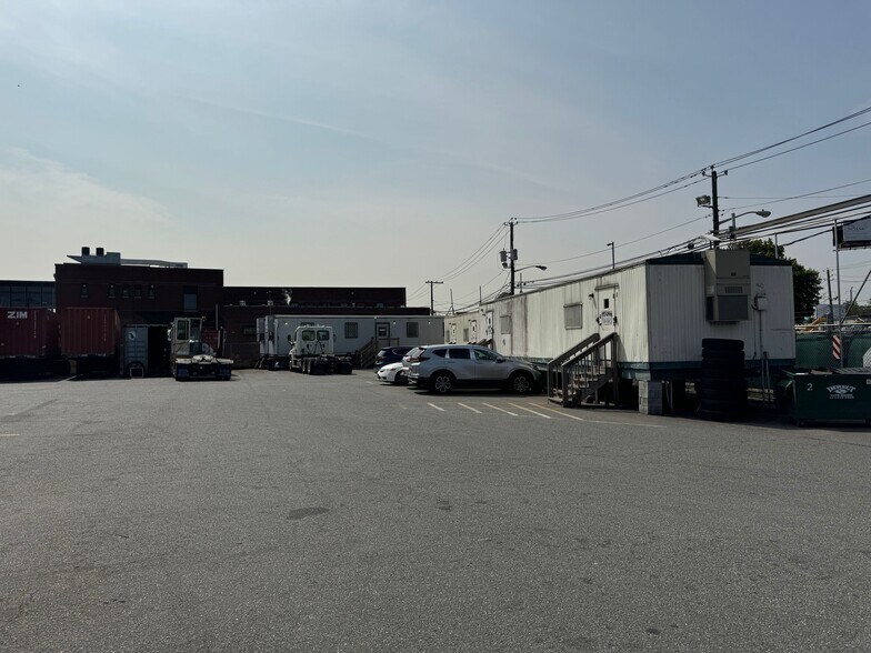 More Photos Of 207-215 Avenue L, Newark Land For Lease