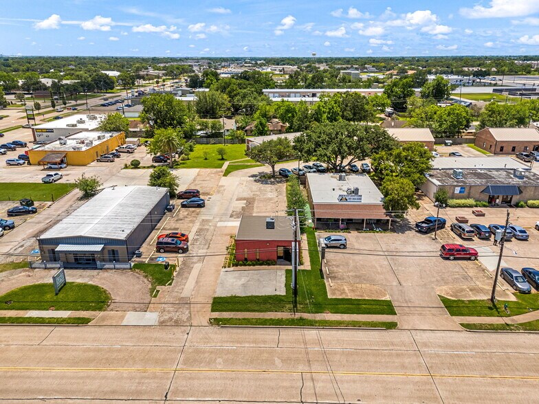 More Photos Of 130 W San Augustine St, Deer Park Office For Sale